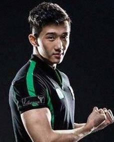 电竞选手李威俊:辉煌战绩与直播事件的背后故事