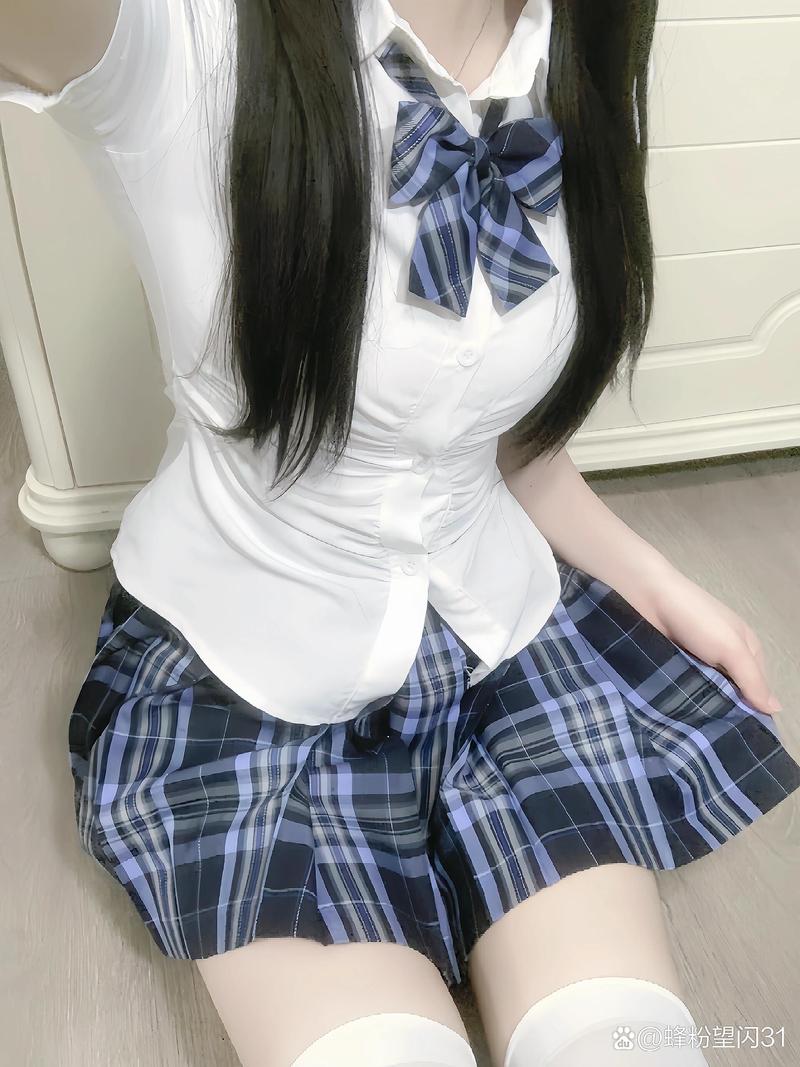 想看热辣可爱制服?这里有下载地址!