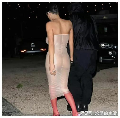 妻子的生活V0.65:1.5M小游戏,和TA一起探险!