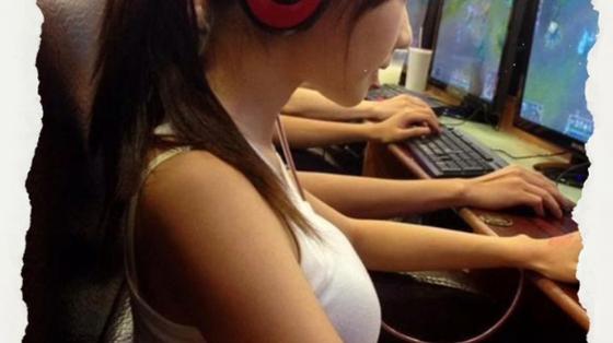 女大学生沉迷游戏版本大全:是游戏太好玩还是生活太苦?