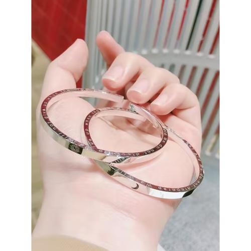 可爱的情人节手镯怎么选?这几款让你少女心爆棚!