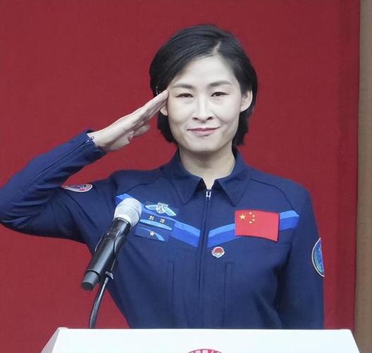 探秘:我国首位升空女航天员刘洋所在的机组是哪个?