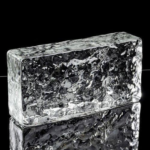 水晶砖块材质及特性分析，耐磨防滑更持久