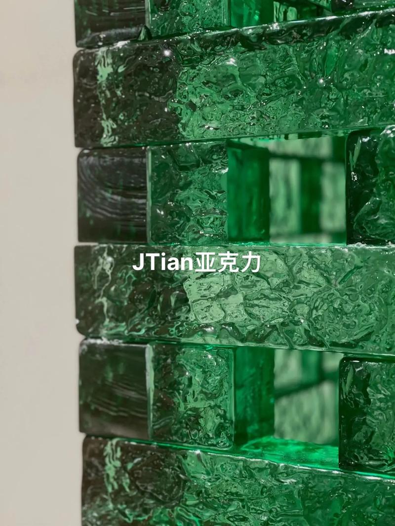 水晶砖块材质及特性分析，耐磨防滑更持久