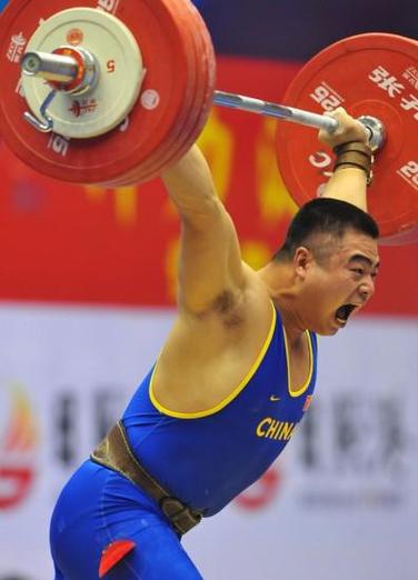 举重运动员为啥要大喊?这背后的科学原理你了解吗?
