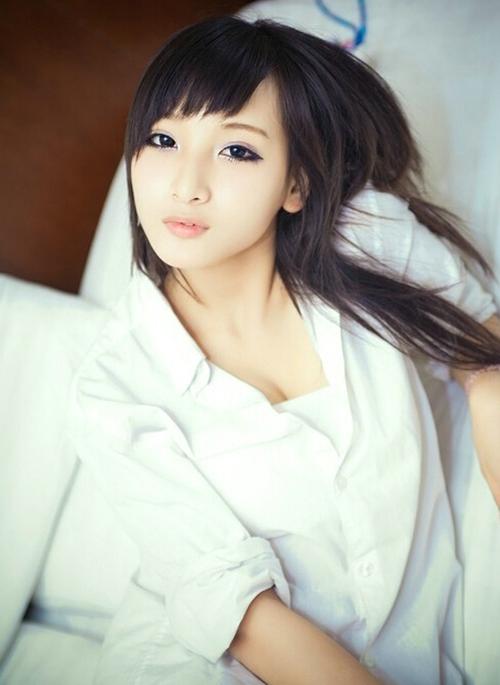 想玩我的性感邻居？下载地址就在这里！