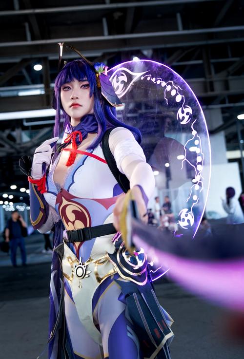 镜的欢迎会：一场别开生面的奇幻之旅