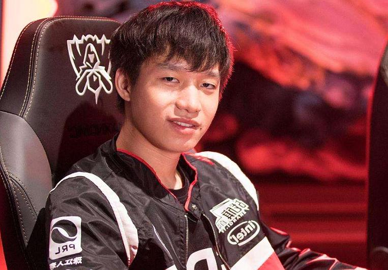 若风退役仪式细节曝光：满满感动与不舍