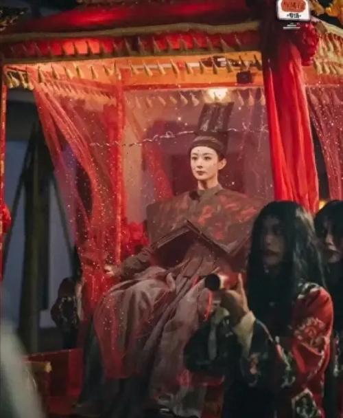 鬼魂新娘:她为何缠着新郎?恐怖真相揭秘!