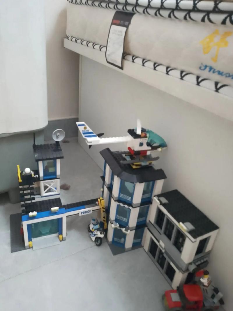 乐高城市:巡警与小偷的惊险对决!