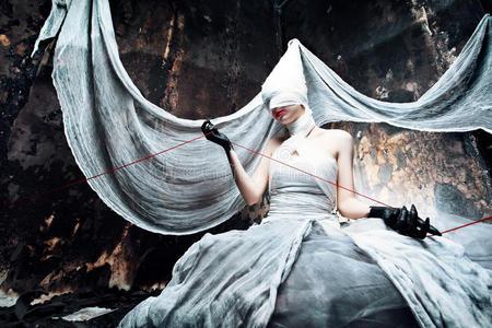 鬼魂新娘:她为何缠着新郎?恐怖真相揭秘!