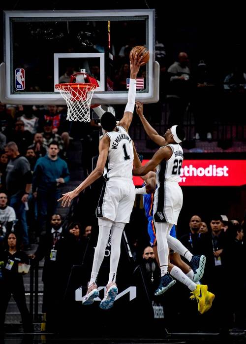 NBA Live 2014手机版:经典篮球游戏,重燃你的篮球梦