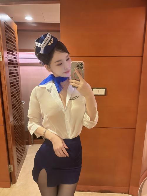 想看制服诱惑?热辣可爱:制服最新图鉴来啦!