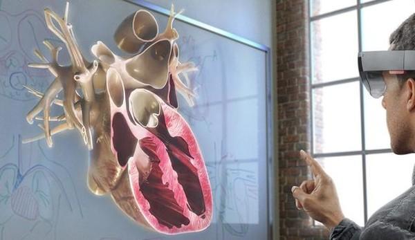 内部寄生虫官方网站：PC版和VR版哪个更好玩？