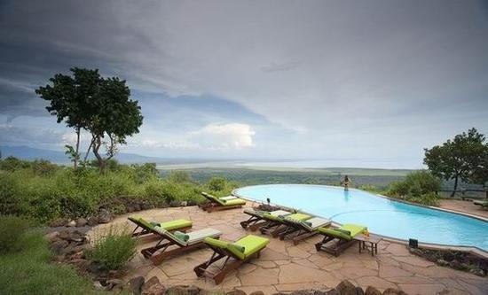 三个女孩的雪山别墅:最新做爱假期游戏体验分享