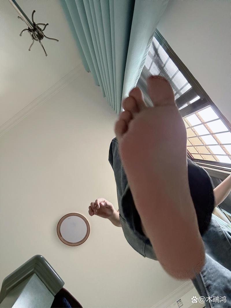 脚下的正常生活最新指南：警惕脚部疾病信号，呵护健康足部