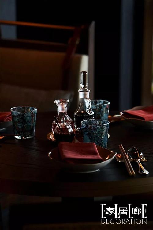 华贵至上绅士游戏:体验极致奢华的绅士养成之旅