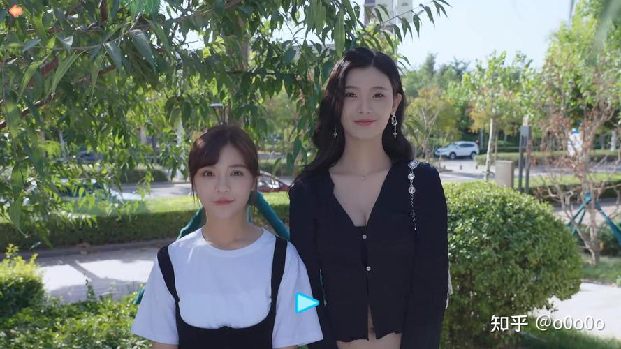 完蛋我被美女包围了更新地址：游戏下载及加速器推荐