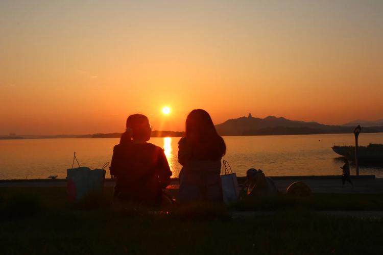 寻找你的快乐：幸福的二人房游戏精挑细选