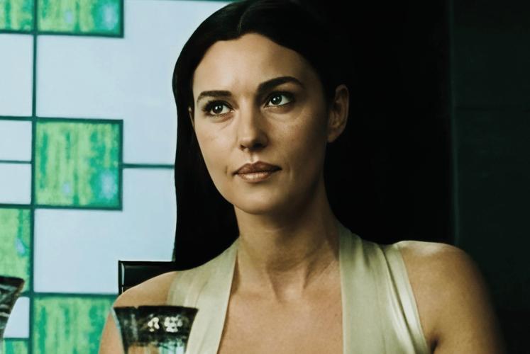 时尚女王莫妮卡EP4 V8.0安卓版：最新剧情等你解锁！