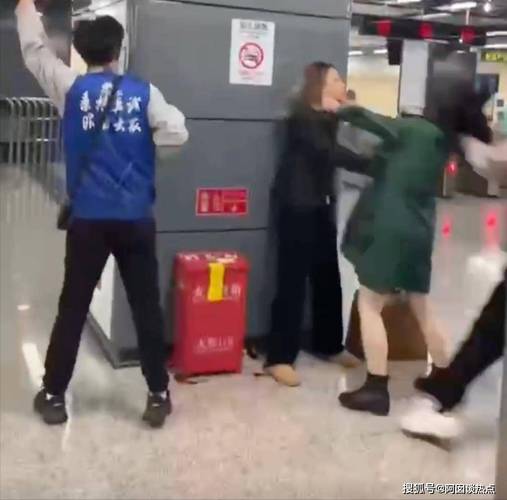 对班女生用色情券？小熊最新事件内幕曝光！