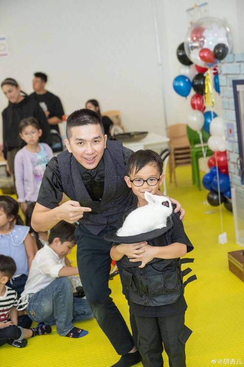 办公室派对必备：你弟弟喜欢的性感游戏推荐