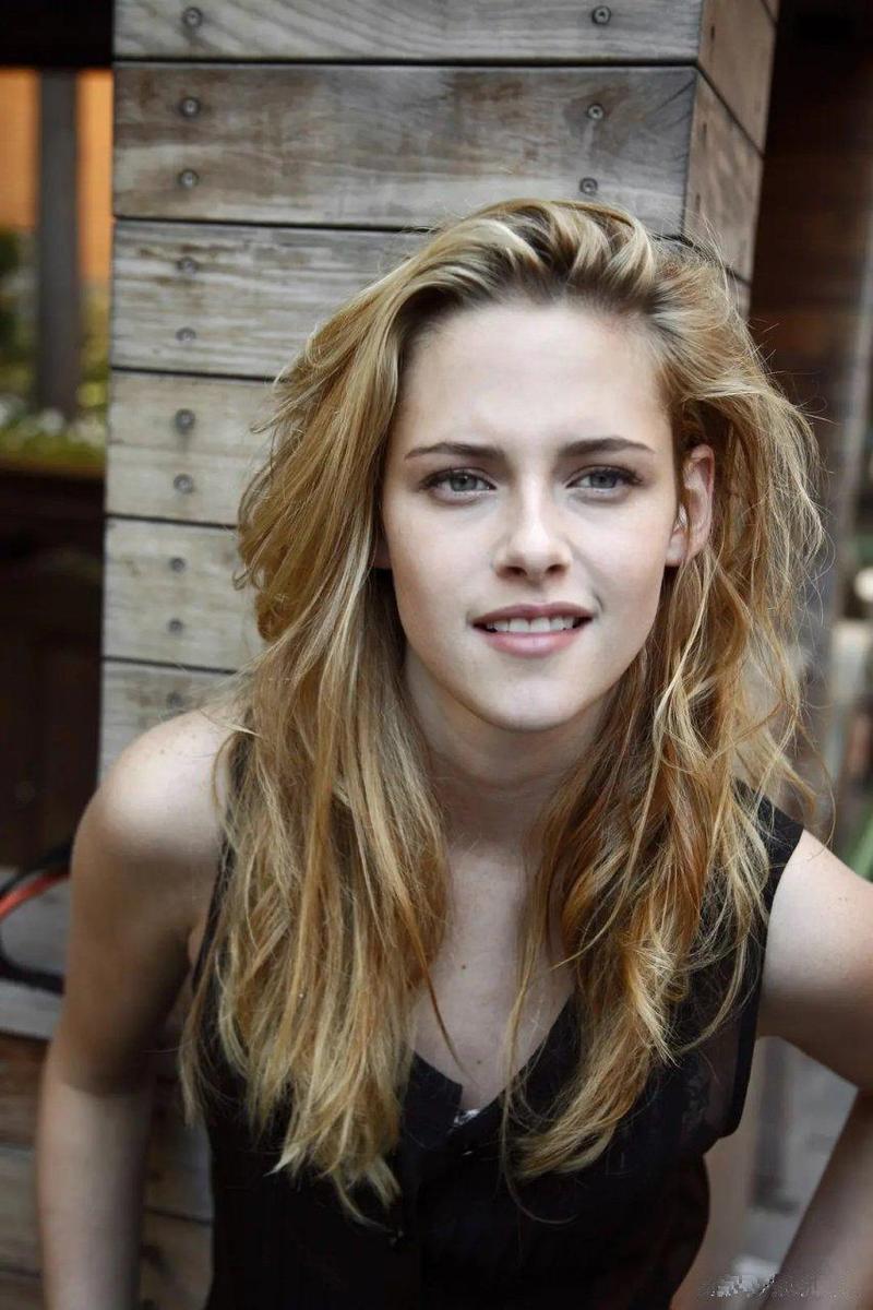 百度网盘下载克里斯汀沃森内有火车王,速度超快