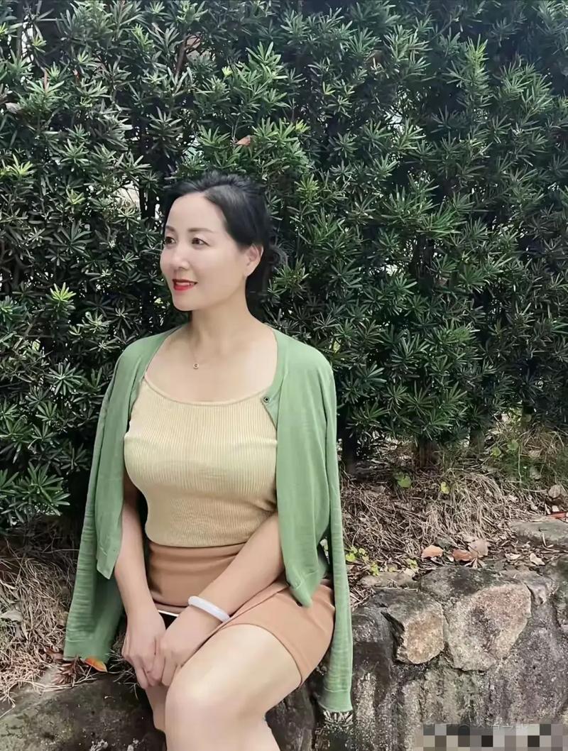 了解岳母官方网站，获取更多精彩内容