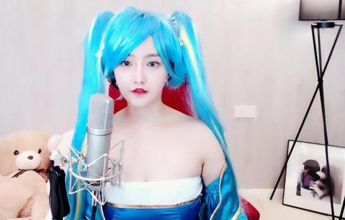 古阿扎游戏合集:收集她的精彩瞬间!