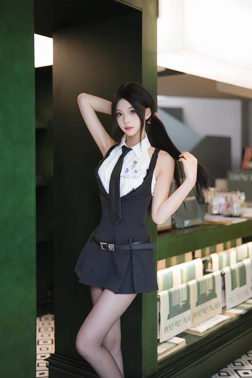 想看制服诱惑?热辣可爱:制服最新图鉴来啦!