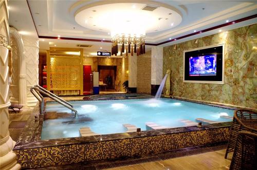 还在玩旧版？超级富豪酒池肉林最新版本震撼来袭！