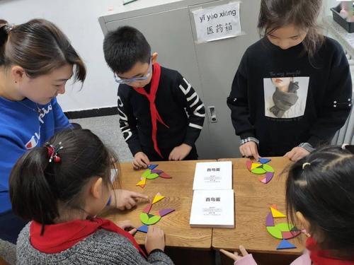 超社保服务人员小缘游戏介绍:别具一格的游戏体验,等你探索!