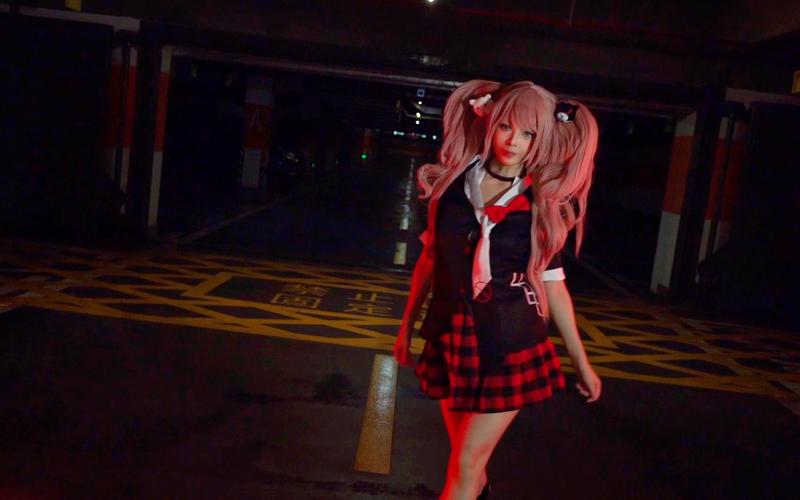 寻找辣妹COS疯狂安卓汉化，高清资源免费下载