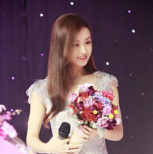 想当明星?成名之路V0.1更新地址带你实现梦想!