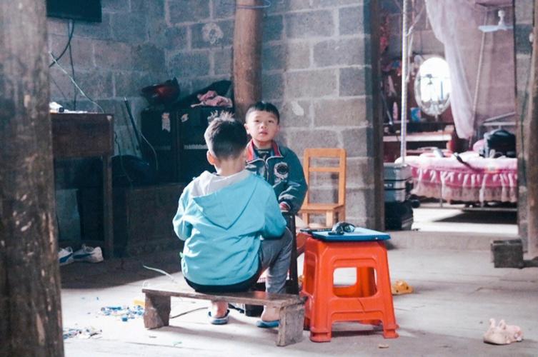 童年游戏回忆录:我的早年生活与弟弟共同的游戏时光