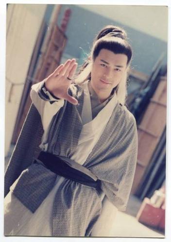 死宅天使杨过：射雕手游门派选择及玩法推荐