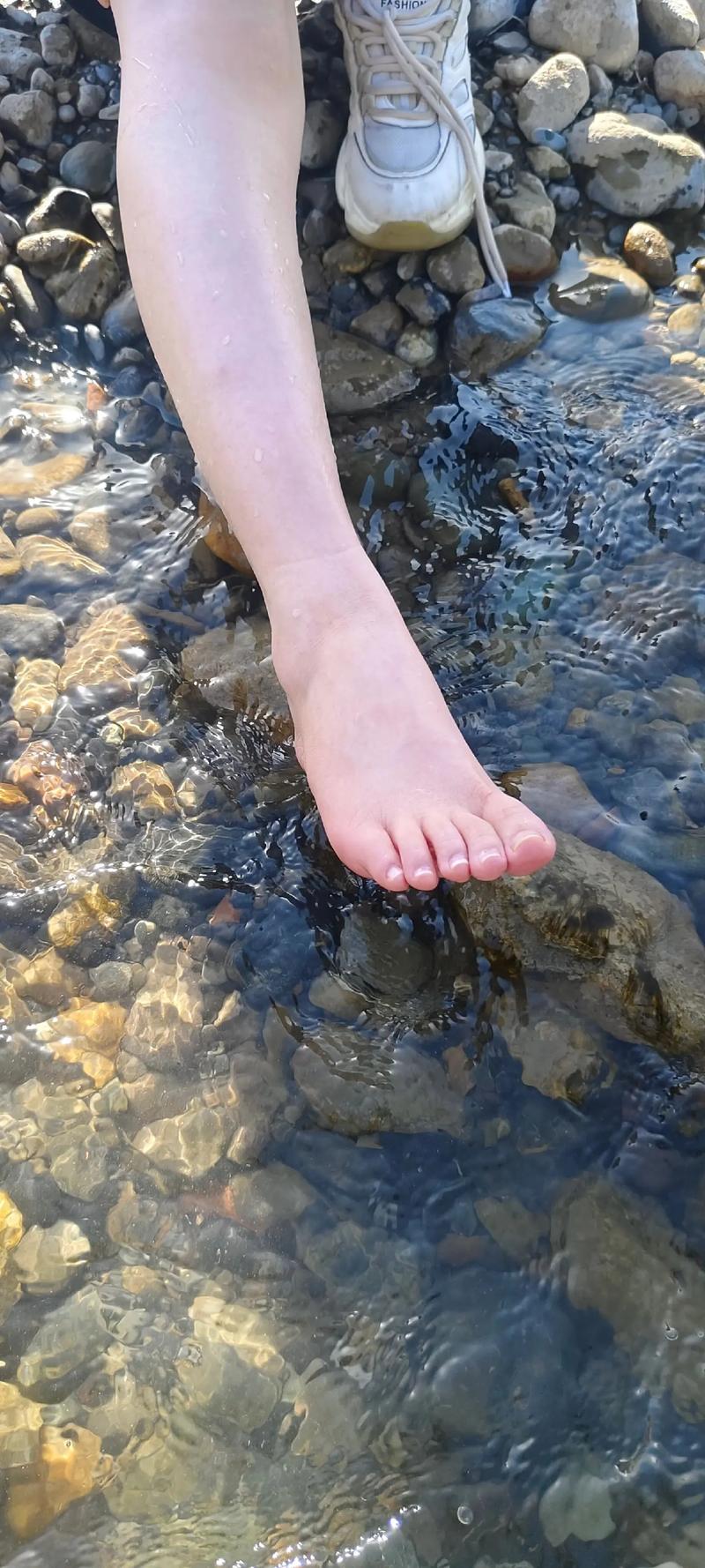 好玩的脚下的正常生活绅士游戏:下载安装攻略