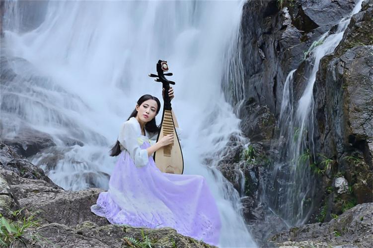 最新夏日风情版本上线:好听的夏日歌曲推荐