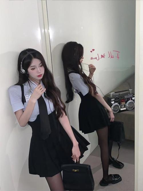 热辣可爱制服官方网站:火辣造型,可爱风格,尽在官网!