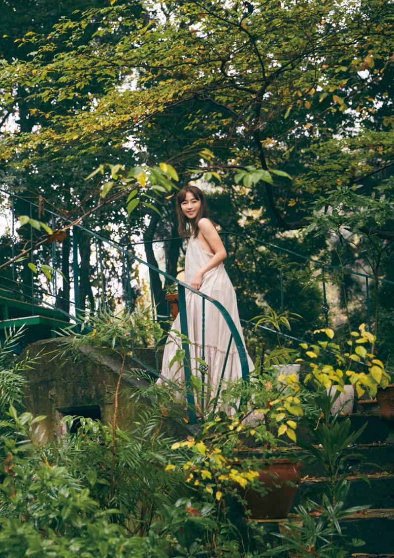 日奈娇官网：最新写真及资讯，持续更新不断惊喜！