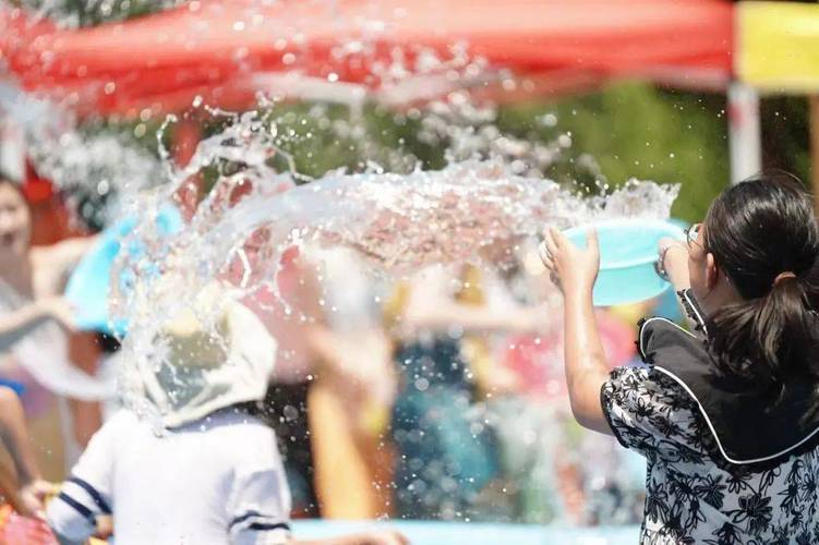 下载夏日狂欢游戏，开启你的狂欢盛宴！