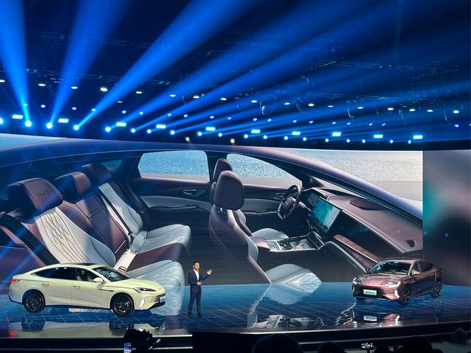 想玩萨沙的启蒙，最新版本是多少？不同版本区别大吗？