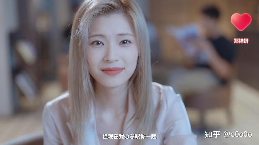 完蛋我被美女包围了游戏下载：超火恋爱手游等你体验！