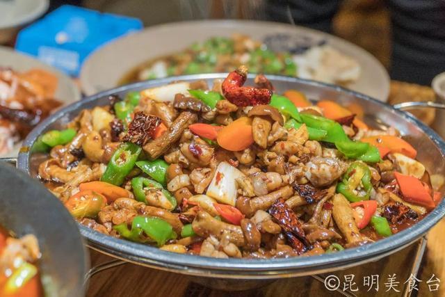 原汁原味！肉烂在锅里最新版本带你重回经典相声时代