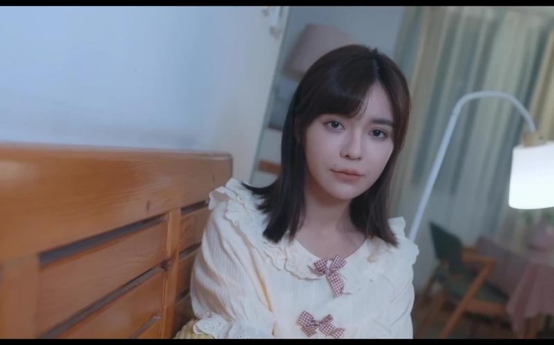 完蛋我被美女包围了更新地址及下载，体验精彩恋爱剧情！