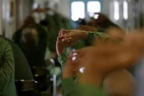 哪里可以下载变态监狱?安全可靠的下载资源推荐