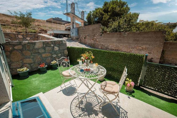 快速下载精英花园安卓汉化版,告别英文烦恼