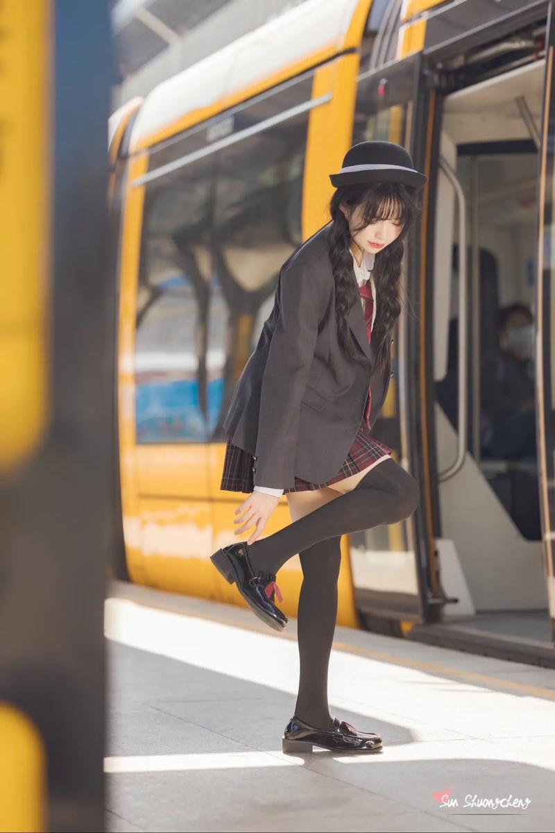 想玩在员工室与JK度过的日常？这里有官网！