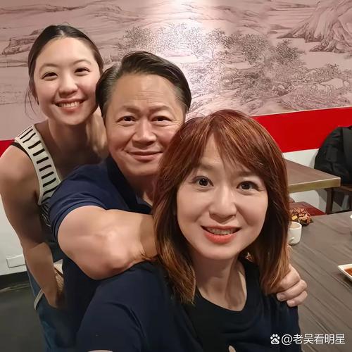 下载妻子的生活官方正式版最新版：告别枯燥，开启游戏之旅！