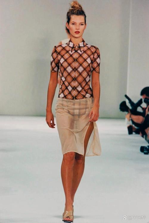 百度推荐:时尚女王莫妮卡第三季完结游戏官网下载地址